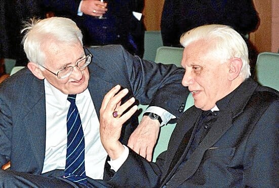 Seis mitos sobre Benedicto XVI   por Miguel Pastorino