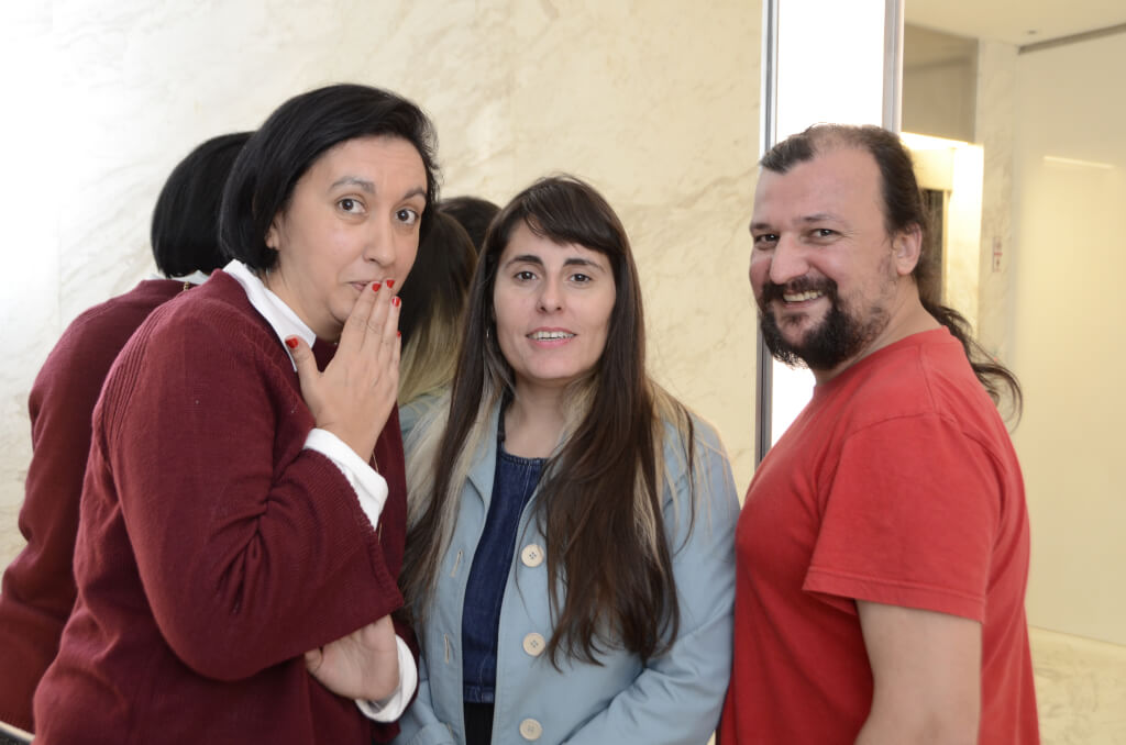 María Rosa Oña, Laura Falero y Diego Vignolo, Comediantes de Stand up:  El humor es supervivencia, no se va a morir nunca.