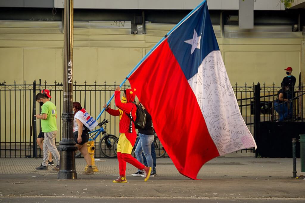 Chile, entre la elección y  una nueva Constitución  por Ruben Montedonico