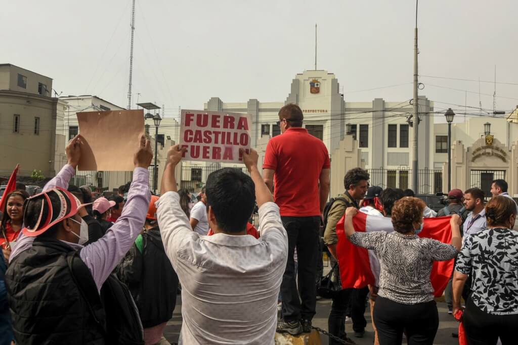 Con la técnica sudamericana el Congreso peruano dio un golpe por Ruben Montedonico