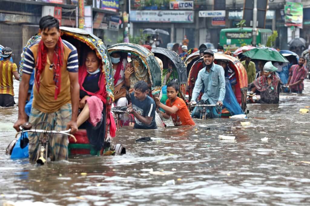 Bangladés, entre varios fuegos por Ruben Montedonico